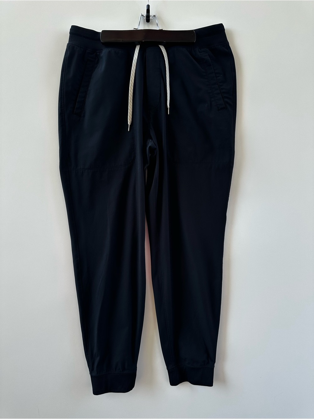 Vuori Meta Jogger Men’s XL Black Performance Track Pants V436